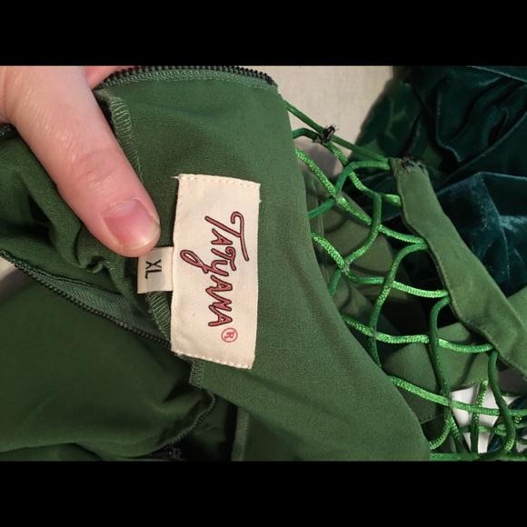 Tatyana with only a wink dress - Picture 3 of 4